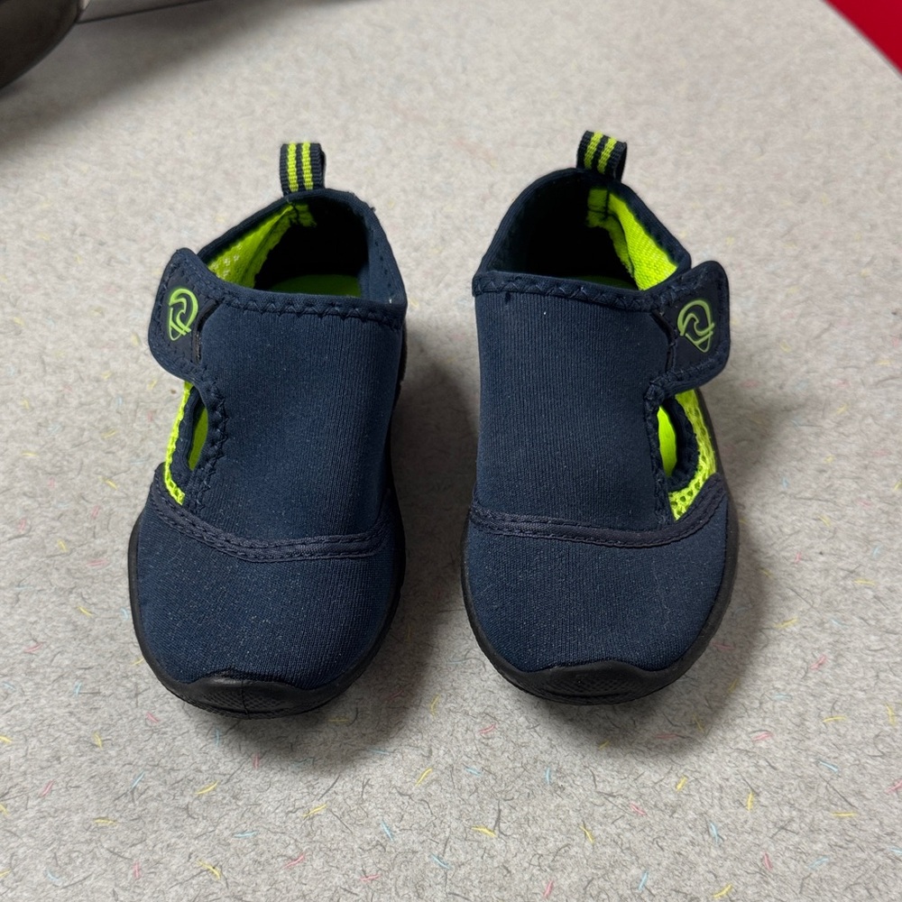 Toddler water shoes